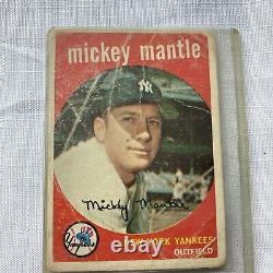 1959 Topps MICKEY MANTLE #10
