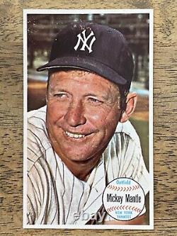 Mickey Mantle 1964 Topps Giants #25 New York Yankees SHARP CENTERED HOF